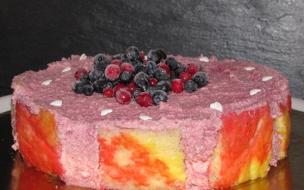 Entremets aux fruits rouges