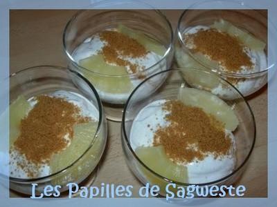 Verrine d'ananas au fromage blanc et spéculoos