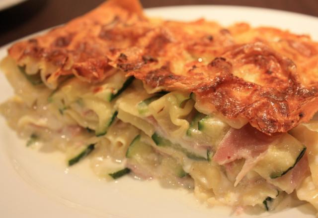 Lasagnes goûteuses : jambon, courgettes et camembert