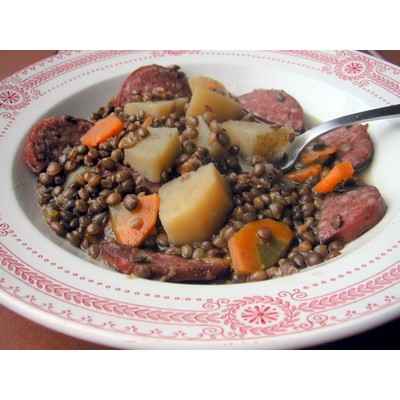 Lentilles vertes du Puy à la saucisse de Morteau