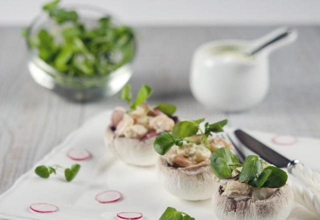 Champignons farcis aux crevettes, mayonnaise à l'avocat