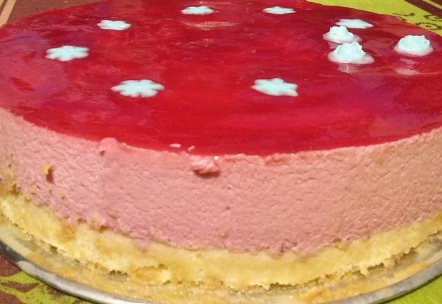 Gâteau à la mousse de fraise et son biscuit