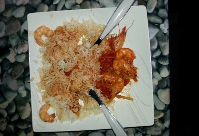 Crevettes chaudes sauce tomate