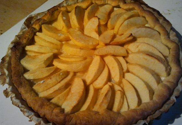 Tarte aux pommes facile à la fleur d'oranger