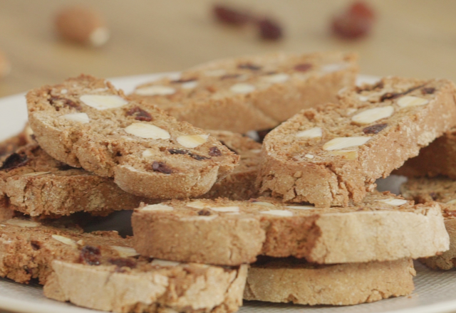 Biscottis à la farine de châtaigne et fruits secs