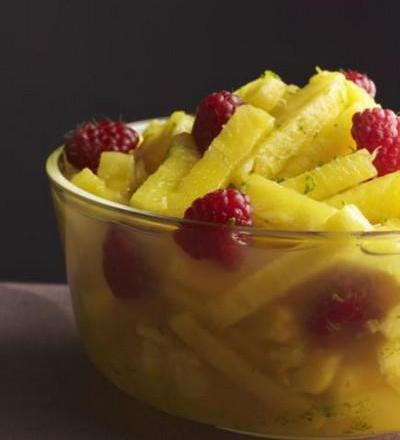 Salade d'ananas à la verveine et au GRAND MARNIER