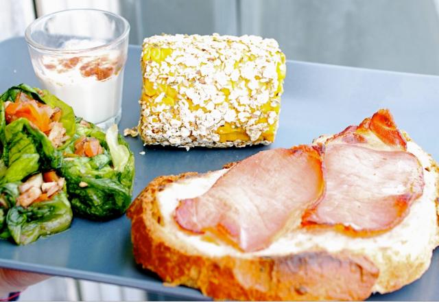 Tartine de bacon rôti, croustillant de mais et makis de laitue aux crudités par Marion