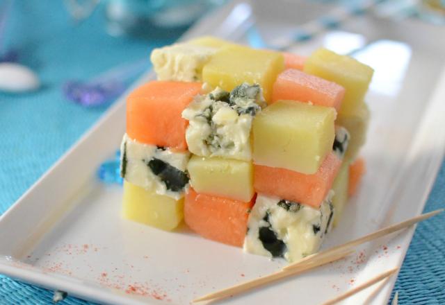 Salade de roquefort, melon et patate en Rubik's Cube