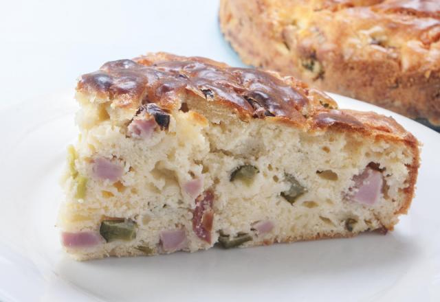 Cake olives, jambon et Saint Agur