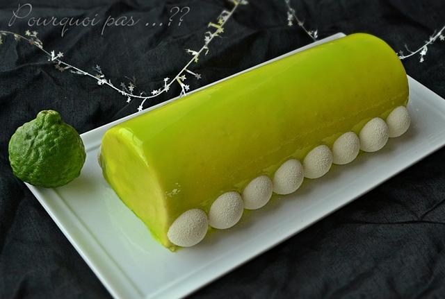 Bûche combava, citron, amandes