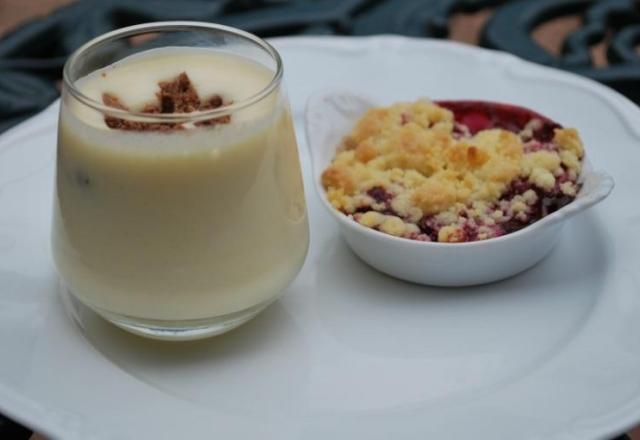 Verrine de mousse de chocolat blanc et croustillant praliné