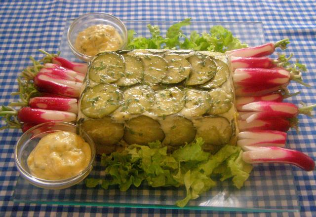 Un ensemble Courgettes, cabillaud rehaussé d'ailloli