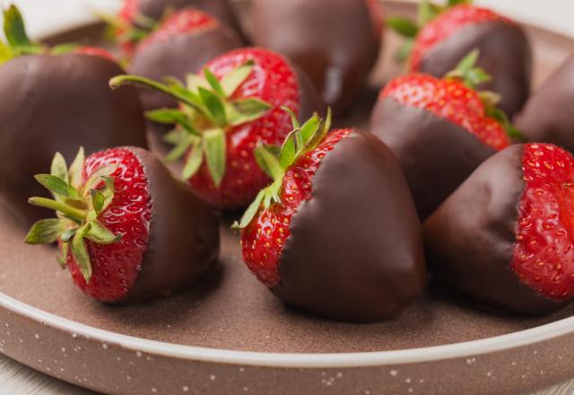 “Une recette ultra simple et ultra gourmande” : si vous aimez les fraises et le chocolat, Norbert Tarayre va vous rendre heureux !