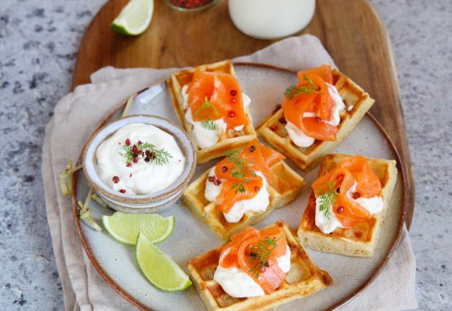 Gaufres apéritives au lait de chèvre, au saumon fumé et au fromage frais