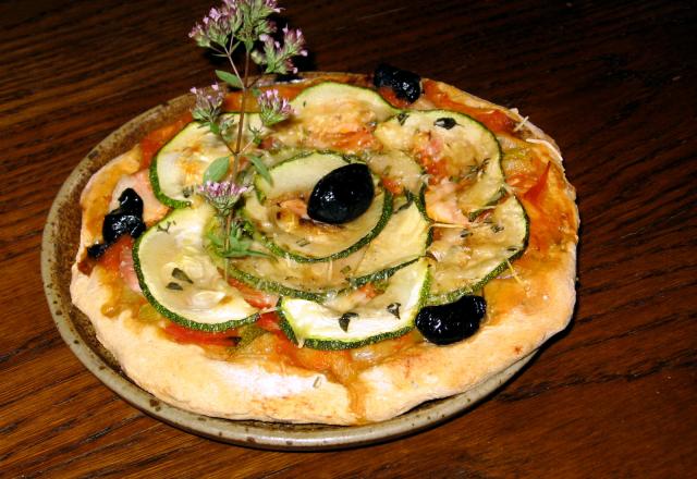 Pizza fleur à la courgette