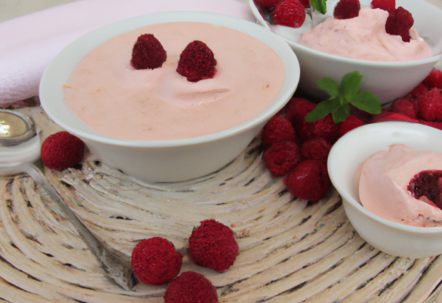 Crème de nougat aux framboises