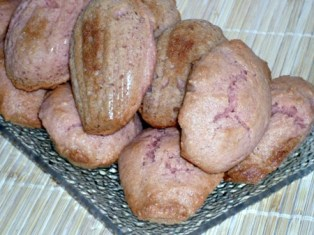 Madeleinettes coquettes à la poudre de biscuit rose