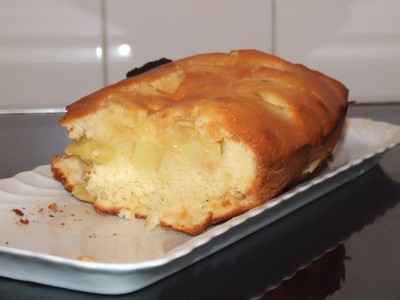 Gâteau au yaourt et aux poires classique