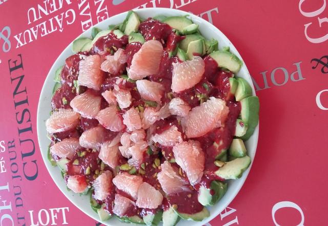 Carpaccio d'avocats au coulis de framboise