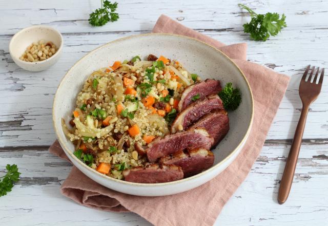 Salade de quinoa aux oignons épicés, crudités et Magret de Canard à la plancha