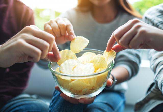 Ne jetez plus cet élément de vos boîtes à chaussures, il peut sauver vos sachets de chips entamés