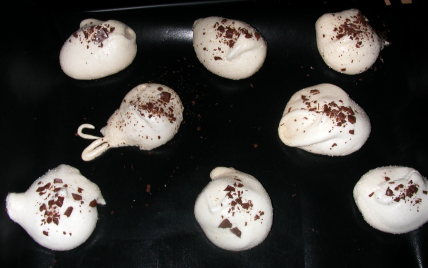 Meringues légères aux pépites de chocolat