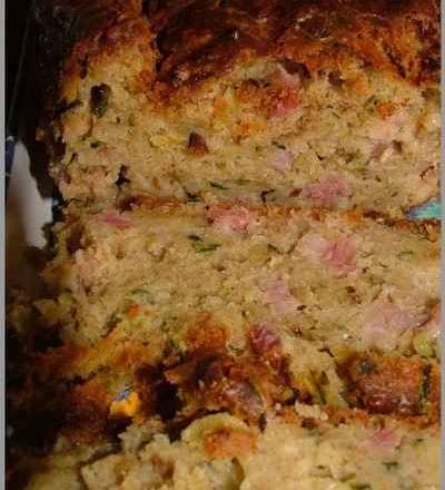 Cake rustique aux courgettes & lardons