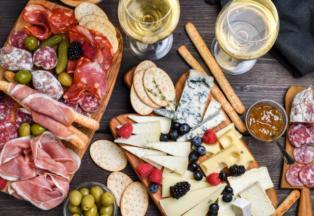 Ce dressage va rendre ringarde votre planche apéro !