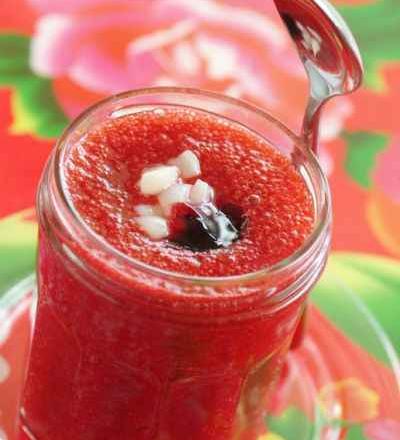 Gaspacho litchis-fraises et gelée de cerises