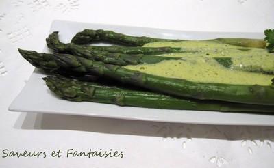 Asperges et sauce vertes