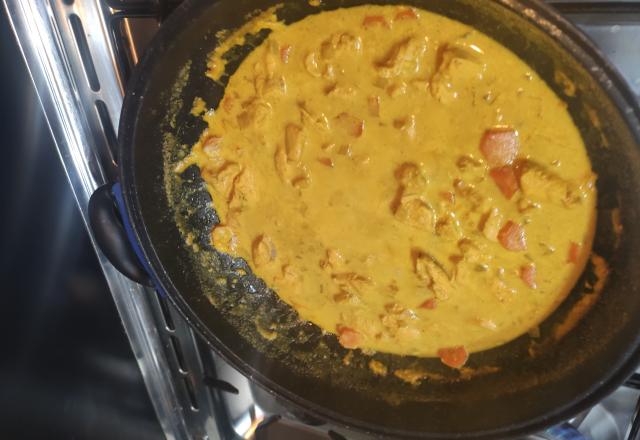 Émincé de poulet mariné au curry et vin blanc