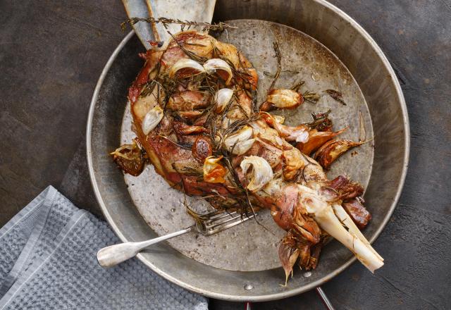 Cyril Lignac livre sa recette de gigot d’agneau de 7 heures pour Pâques et son astuce de cuisson