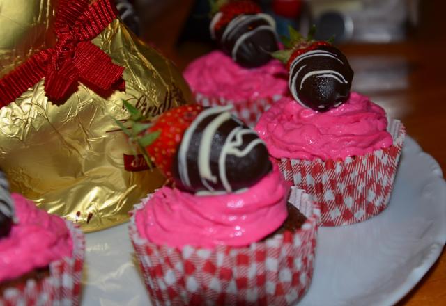 Cupcake choco/fraise et son cœur de fraise