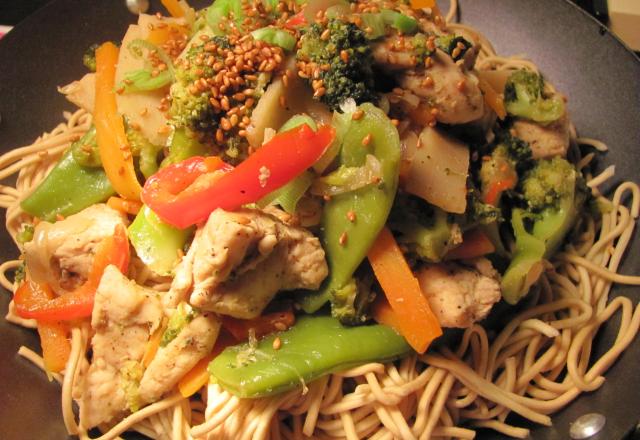 Wok vitaminé poulet et sésame