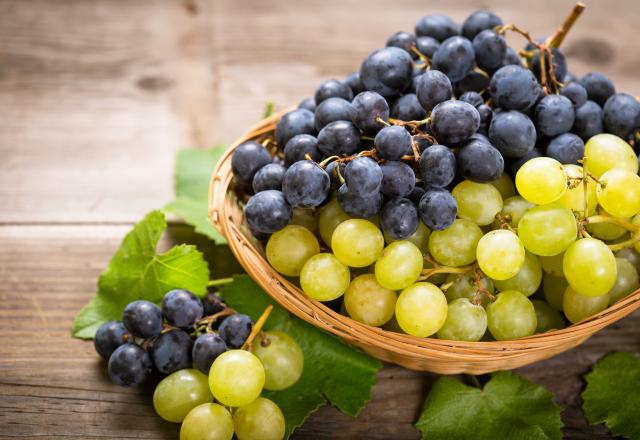 Entre le raisin blanc et le raisin noir, lequel est meilleur pour la santé ?