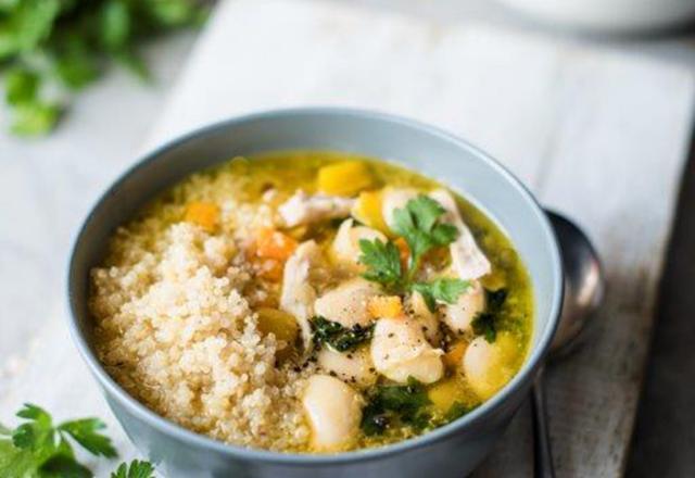 Soupe au poulet et quinoa