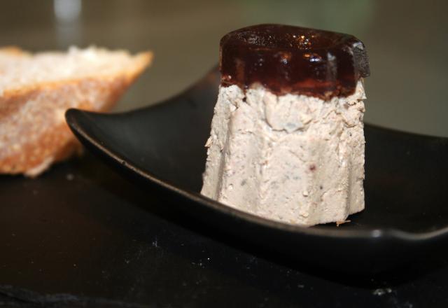 Bouchon de foie de volaille, gelée de cassis