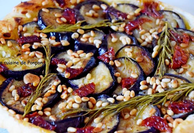 Tatin d'aubergines, tomates séchées et pignons