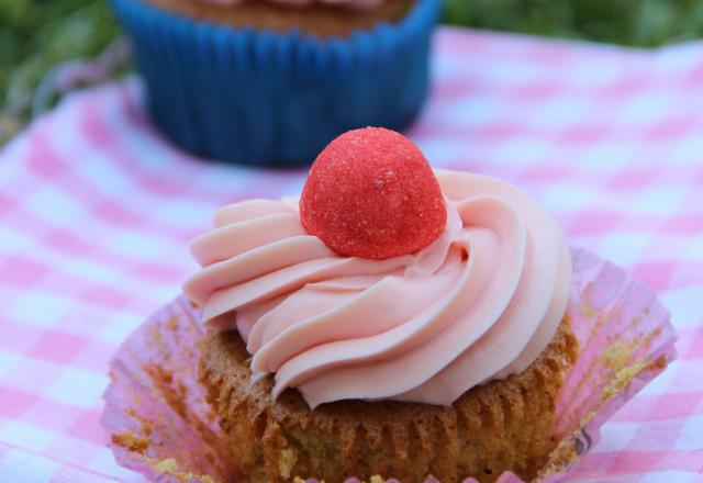 Cupcakes pistaches et fraises bonbons