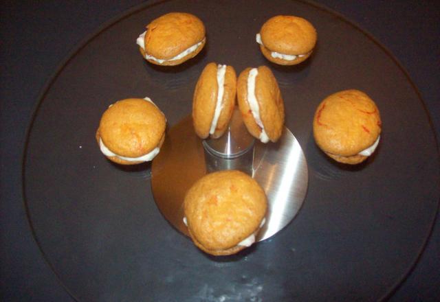 Macarons au citron, saumon fumé et chocolat blanc