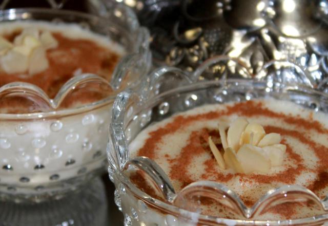 Crème de riz à la rose (Mouhalabia)