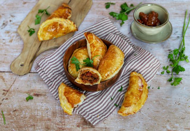 Chaussons feuilletés au boeuf haché et tomates