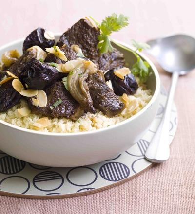 Tajine de joue de bœuf aux pruneaux et amandes