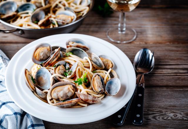 Spaghetti alle vongole : pourquoi ce plat emblématique est en danger de disparition en Italie ?