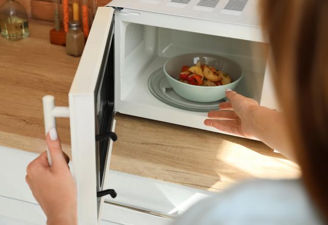 Gâteau au chocolat, oeuf mollet, pain : voici les recettes insoupçonnées à faire avec un micro-ondes !