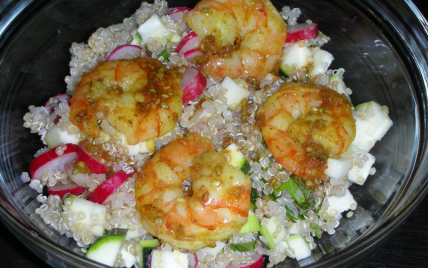 Salade de quinoa aux crevettes sautées