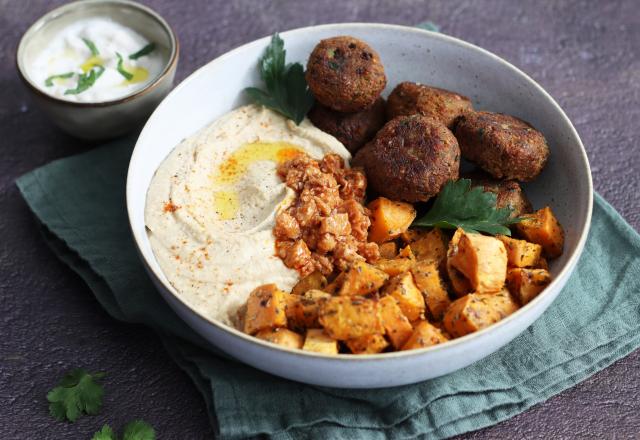 Bowl aux falafels à l'émietté végétal tomate & piment rouge