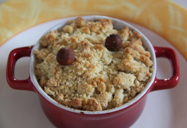 Petits crumbles salés sucrés aux noisettes et aux cerfeuils tubéreux