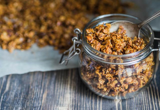 Cette diététicienne vous partage sa recette pour faire un granola réduit en sucres