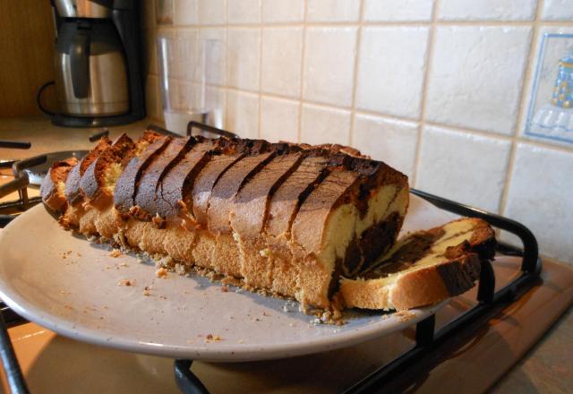 Gâteau marbré au chocolat au lait